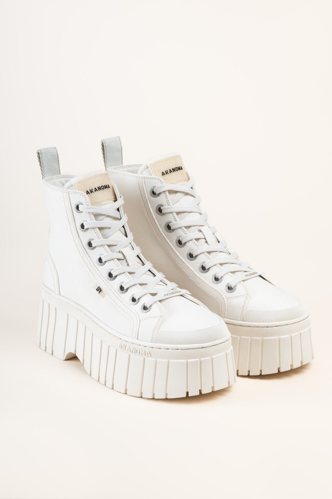 LONDON High Top Platforms in Off-White