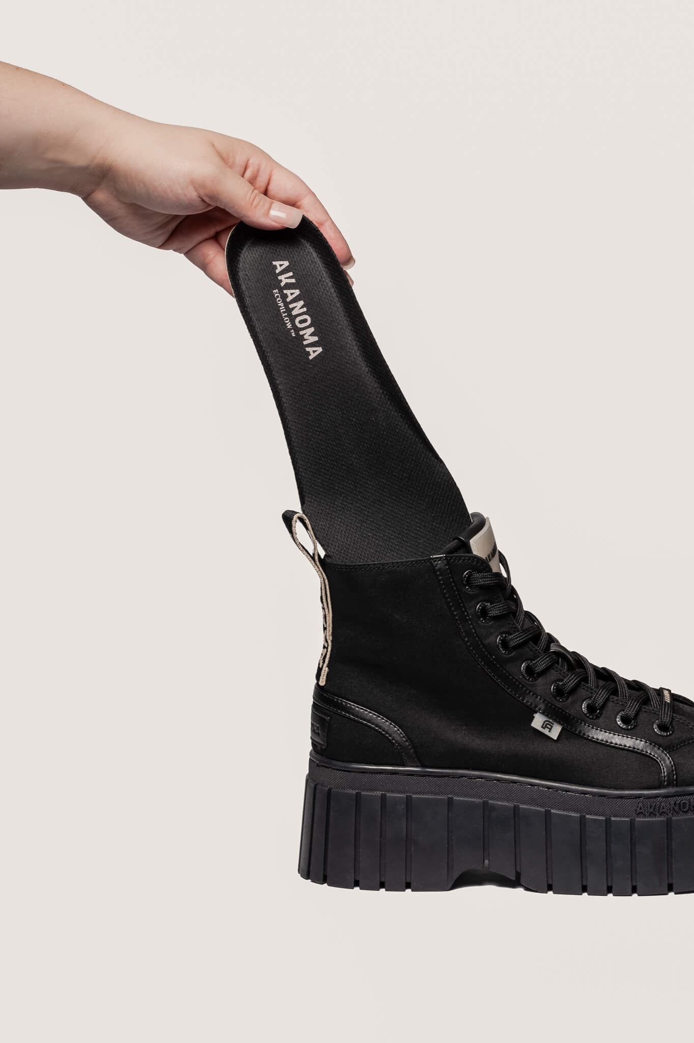 LONDON Women's Vegan Lace-Up Boots - Black | Akanoma