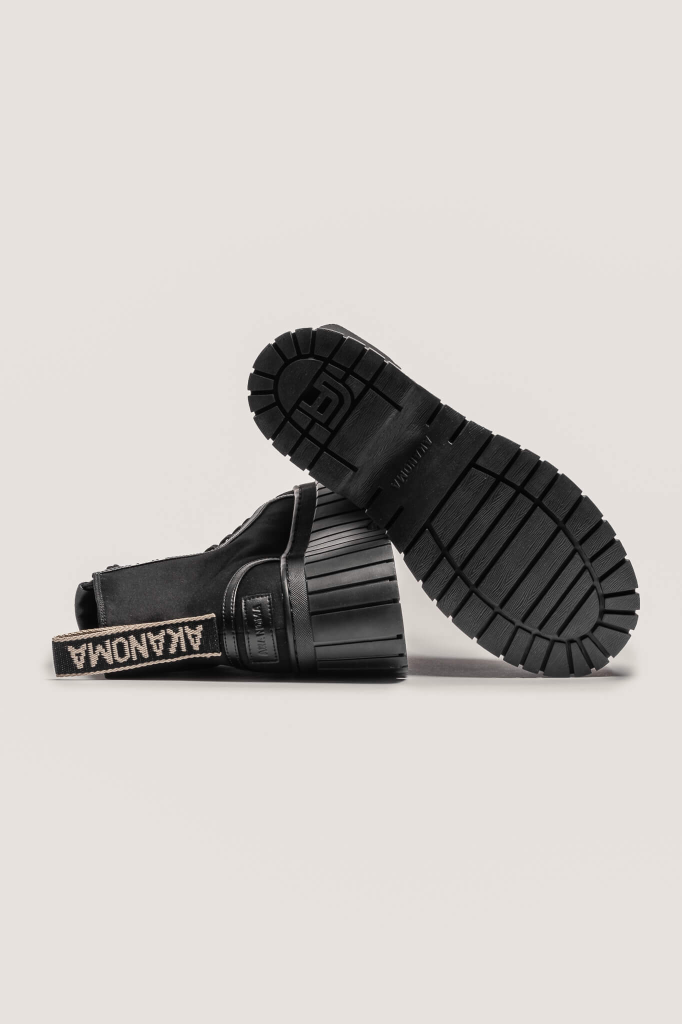 LONDON Women's Vegan Lace-Up Boots - Black | Akanoma