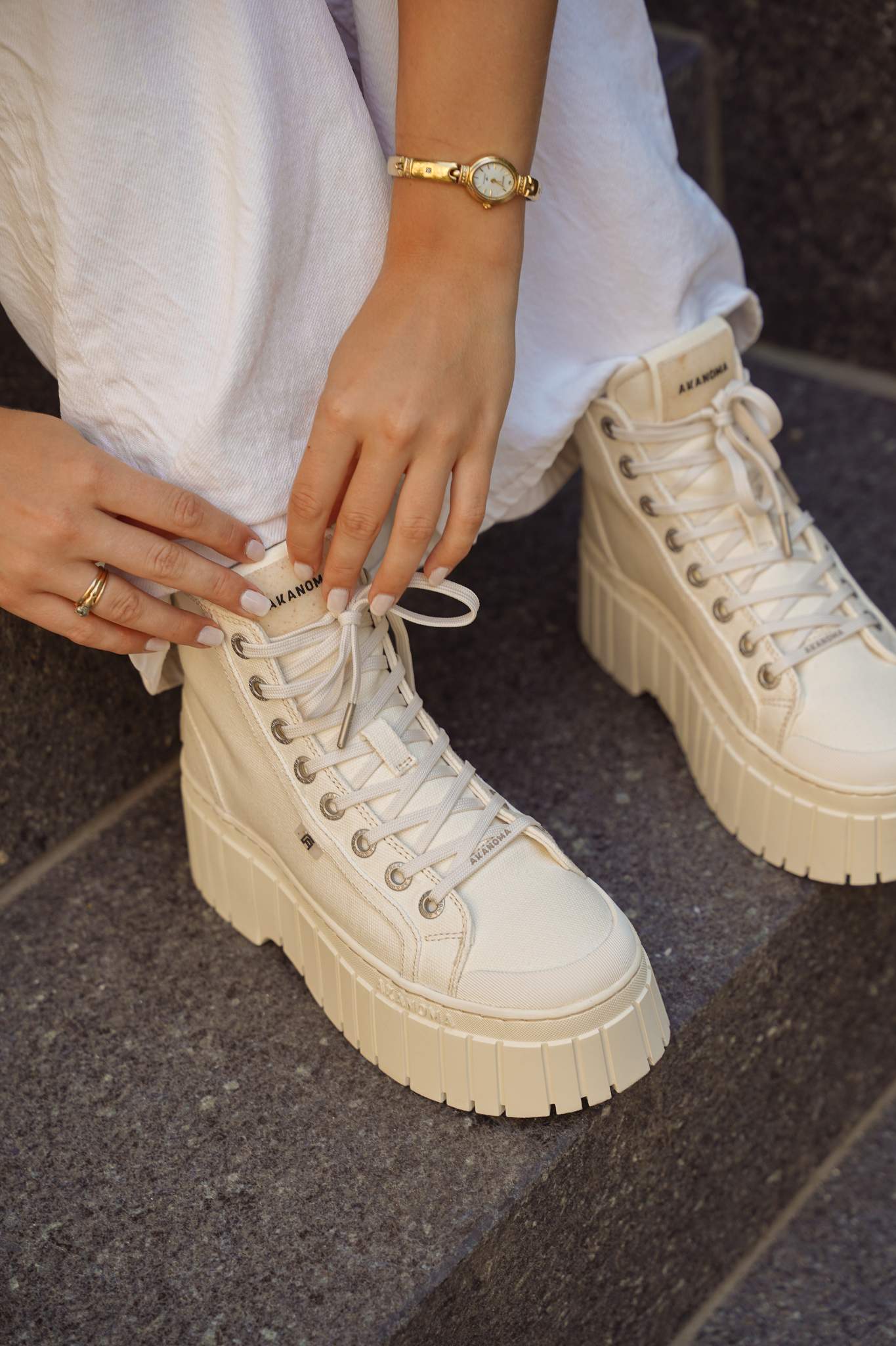 LONDON High Top Platforms in Off-White