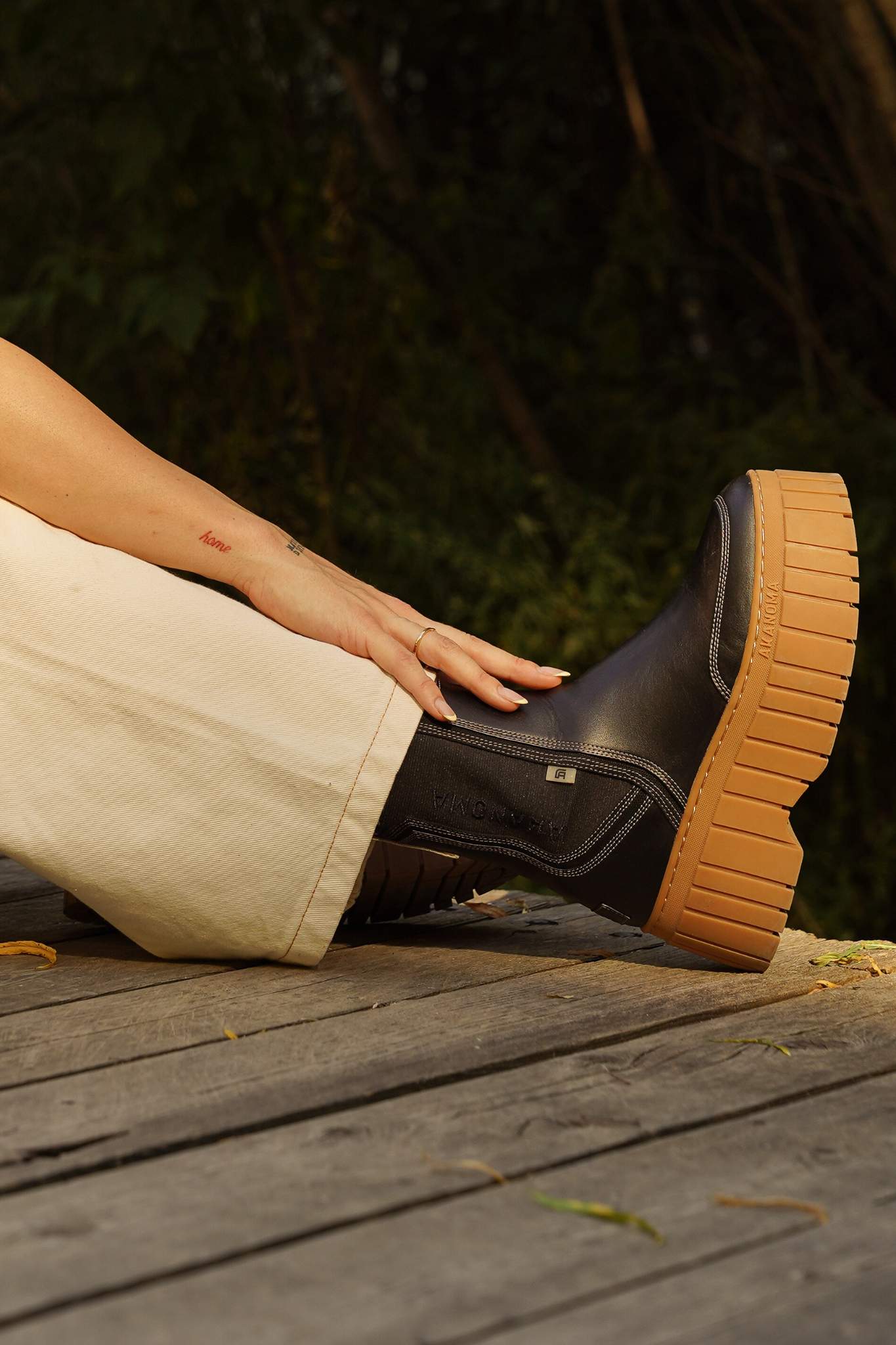 SOHO CHELSEA BOOT - BLACK/GUM